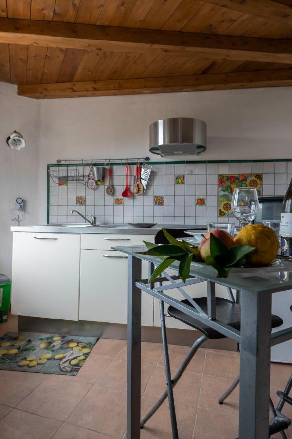 Ferienwohnung La Finestra Sulle Eolie Reitano  Exterior foto