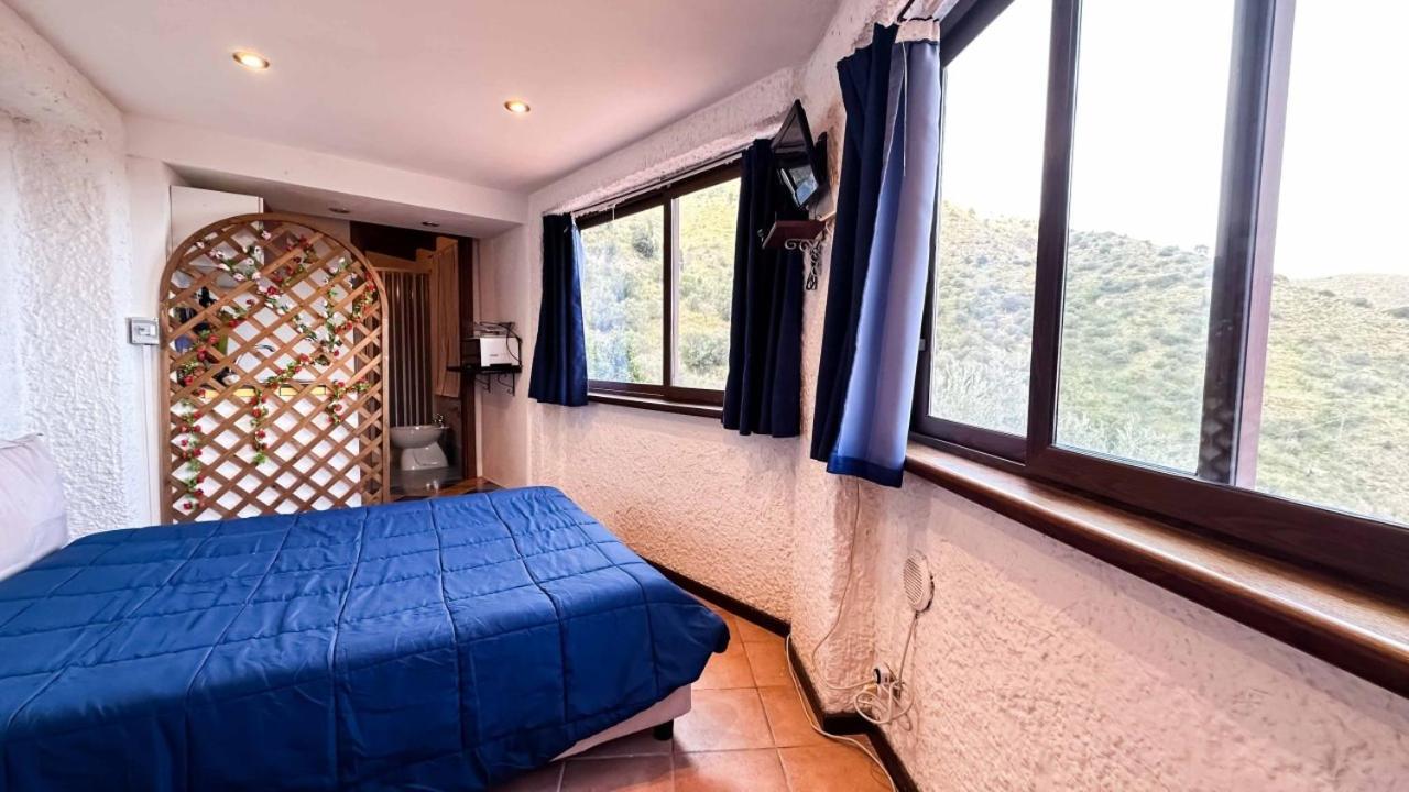 Ferienwohnung La Finestra Sulle Eolie Reitano  Exterior foto