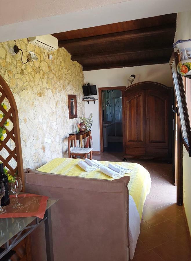 Ferienwohnung La Finestra Sulle Eolie Reitano  Exterior foto